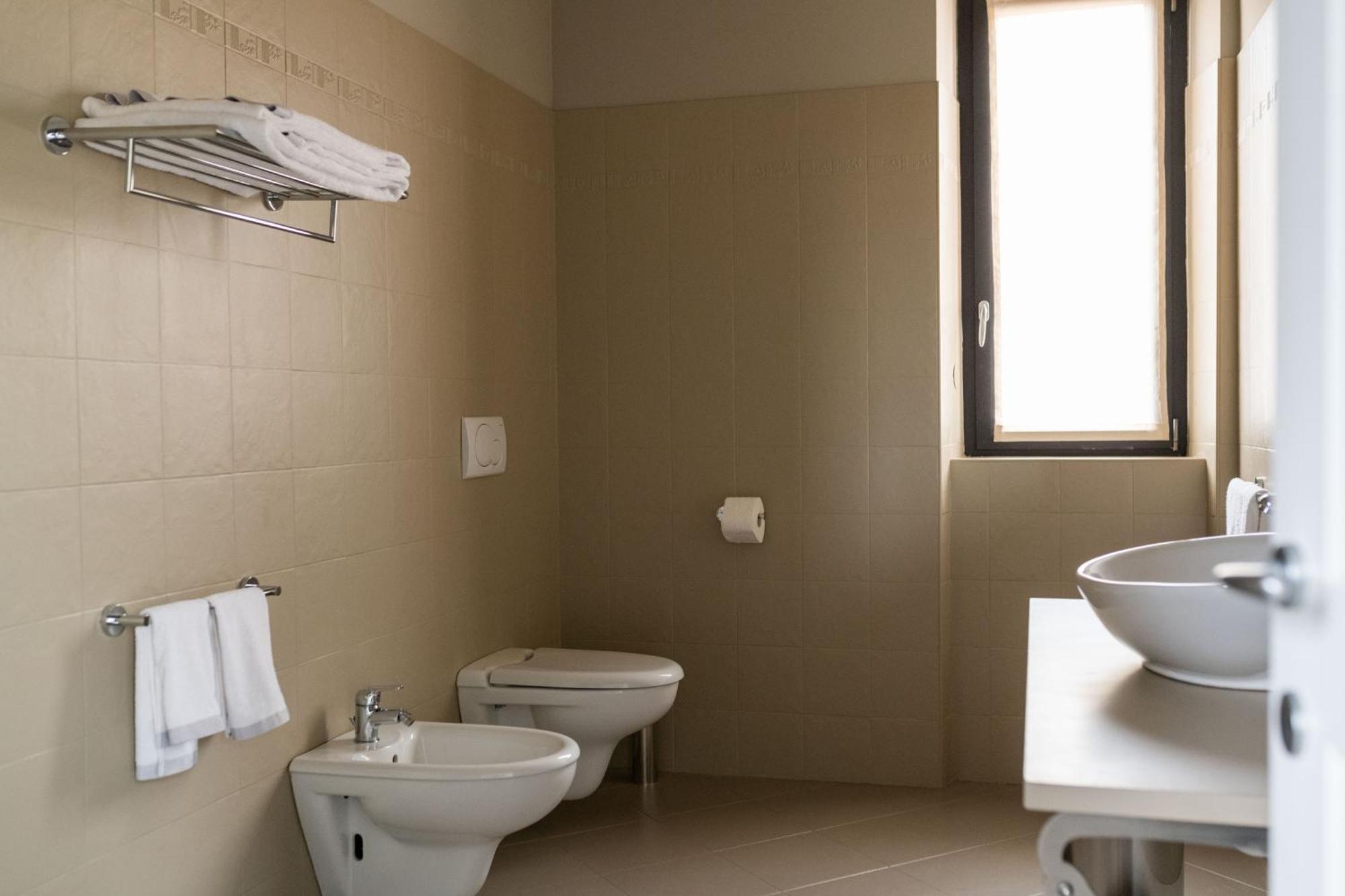 Trepiasi Hotel Cortemilia Ngoại thất bức ảnh